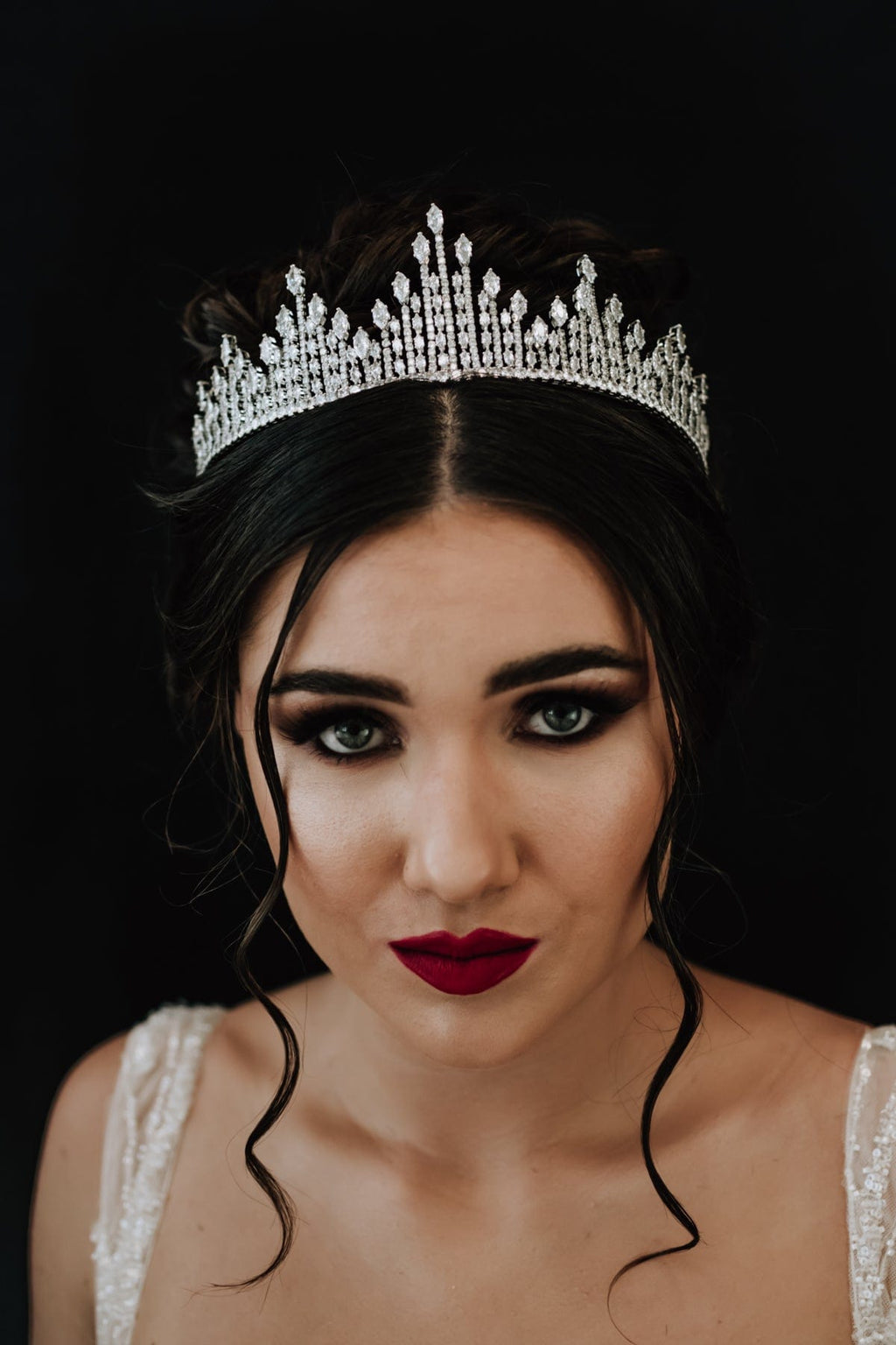 Chic Bridals Bridal Tiara HP-006 La Maison Bridal Boutique Ottawa Ontario