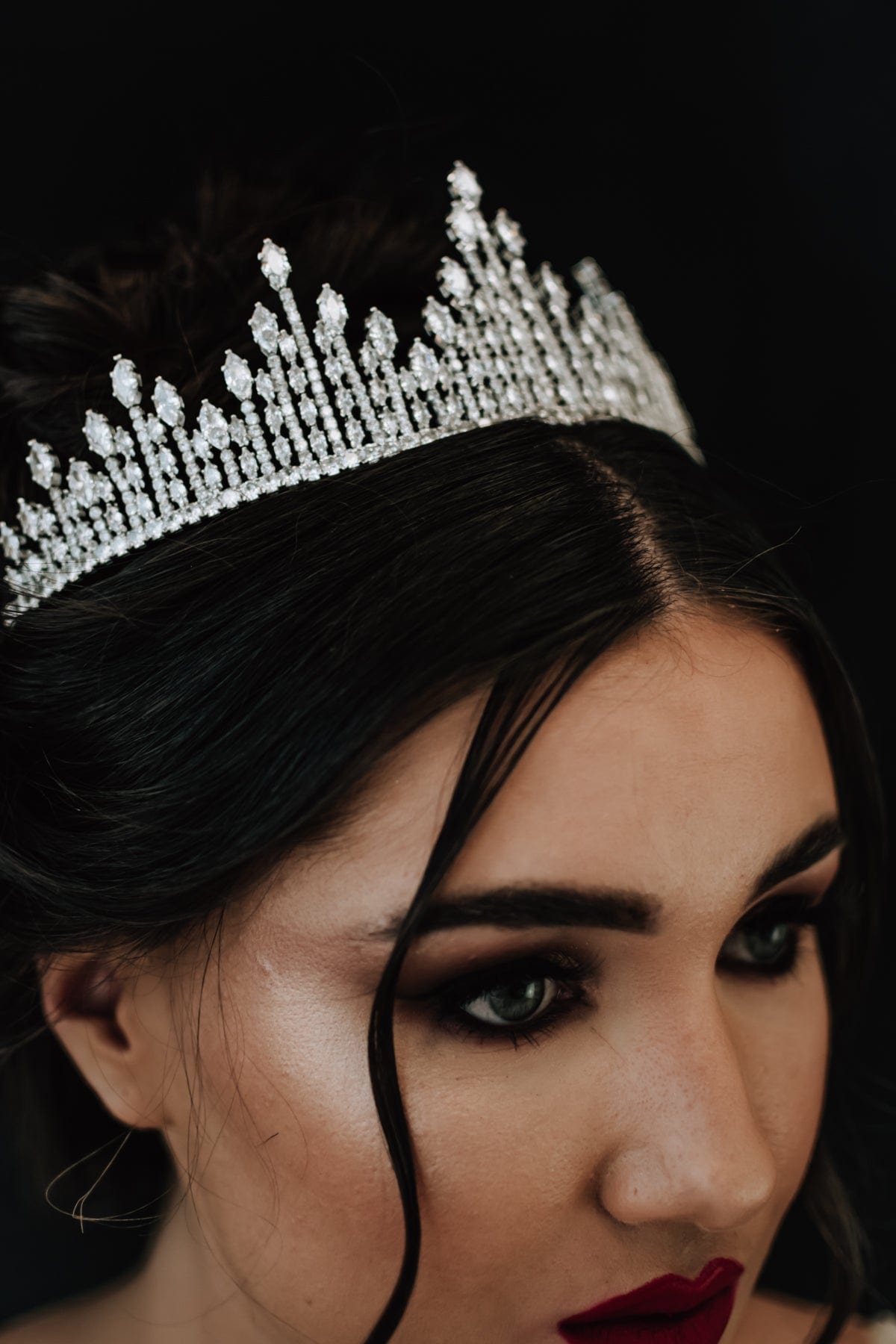Chic Bridals Bridal Tiara HP-006 La Maison Bridal Boutique Ottawa Ontario