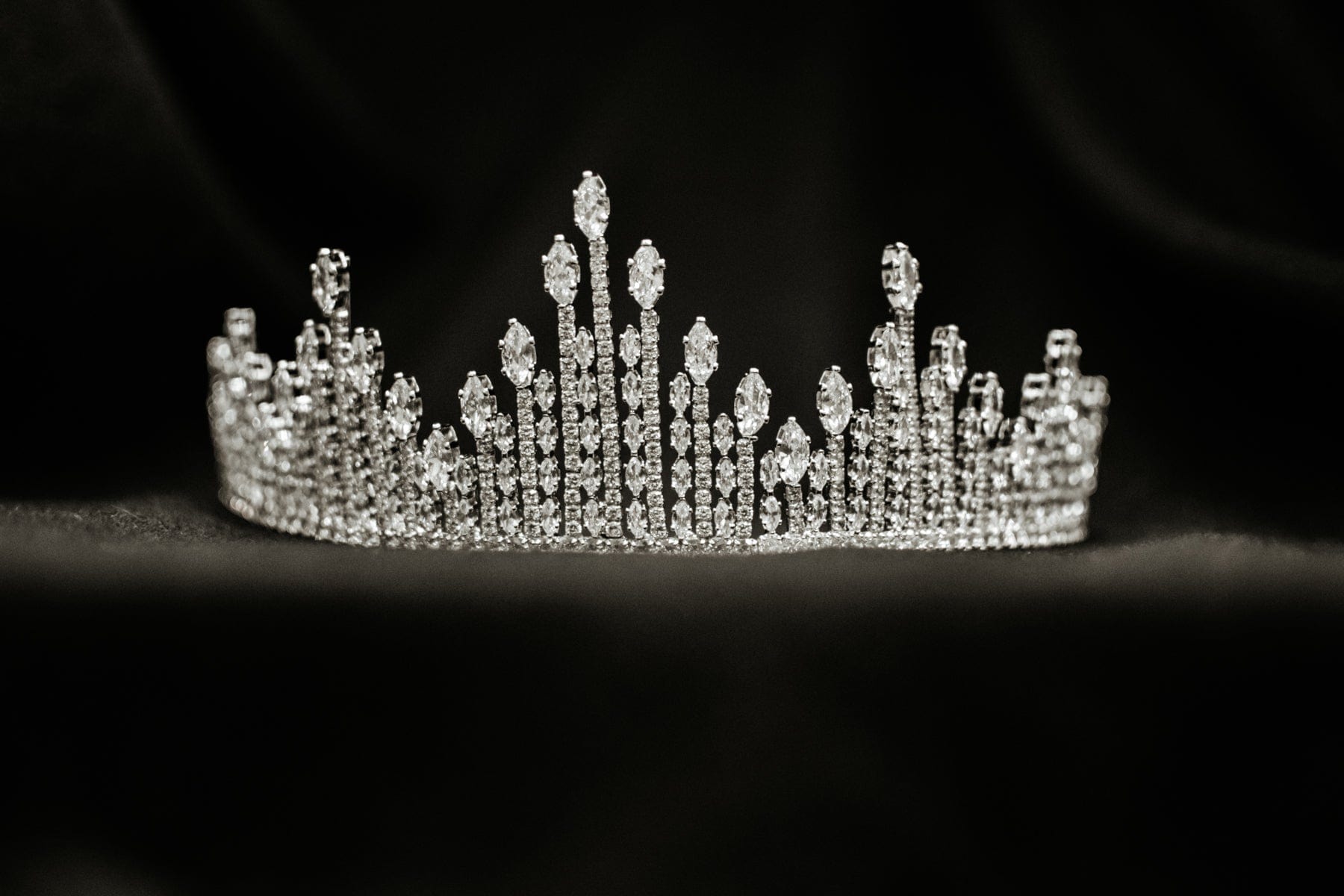 Chic Bridals Bridal Tiara HP-006 La Maison Bridal Boutique Ottawa Ontario