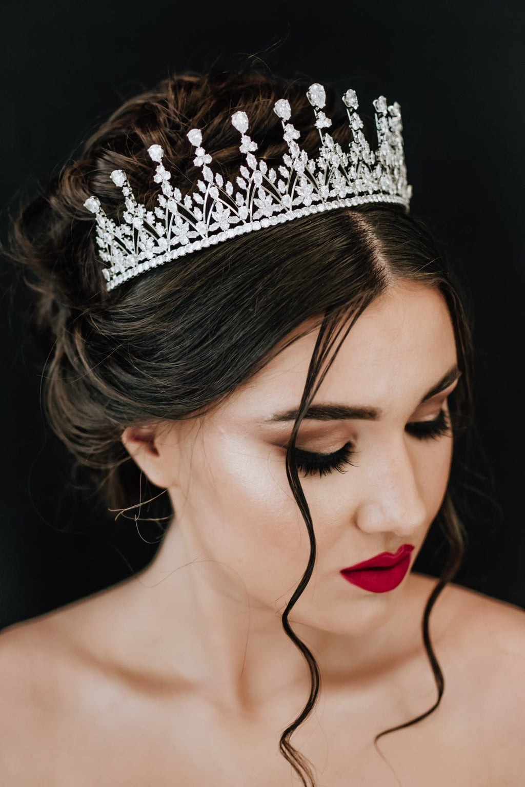 Chic Bridals Bridal Tiara HP-019 La Maison Bridal Boutique Ottawa Ontario