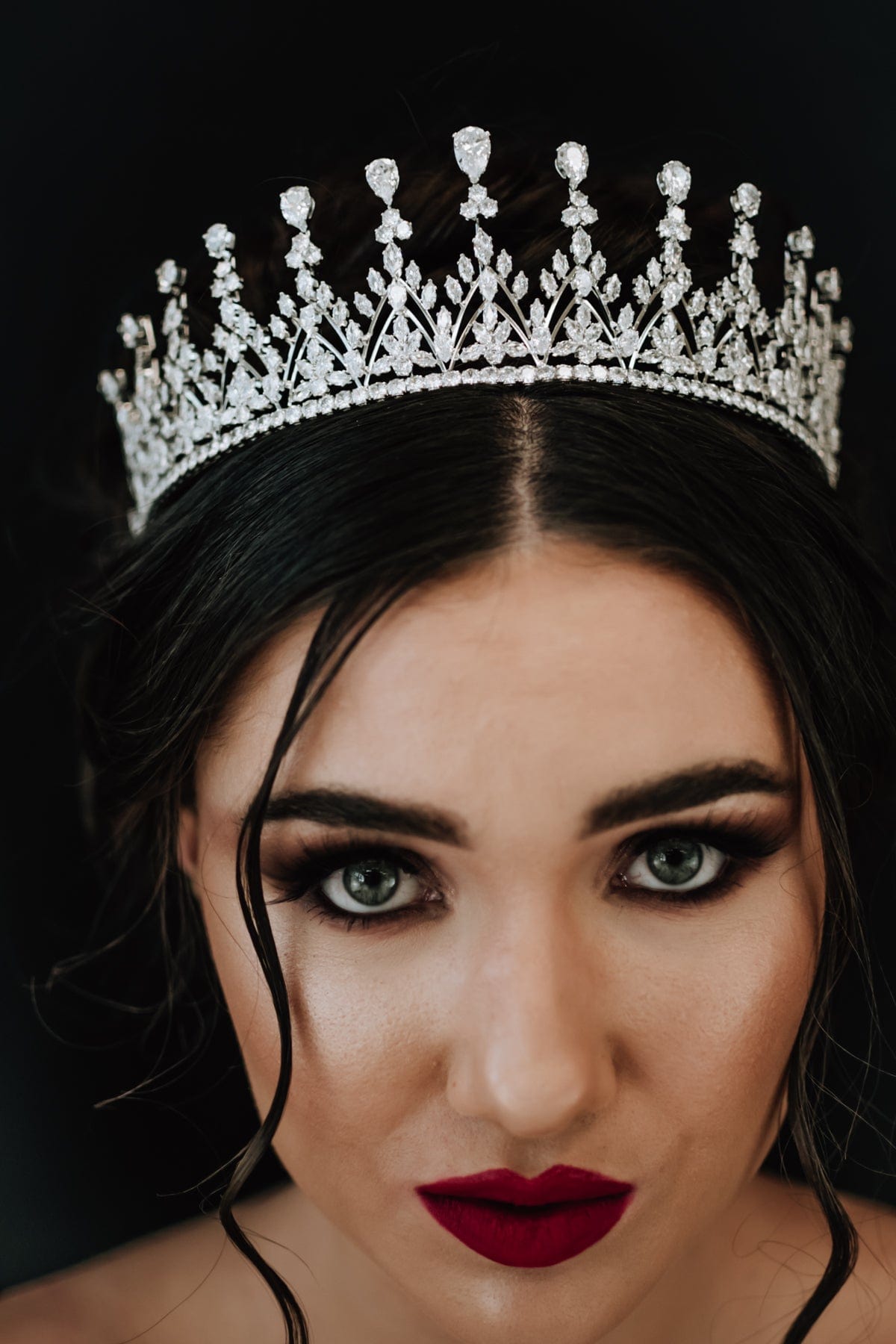 Chic Bridals Bridal Tiara HP-019 La Maison Bridal Boutique Ottawa Ontario
