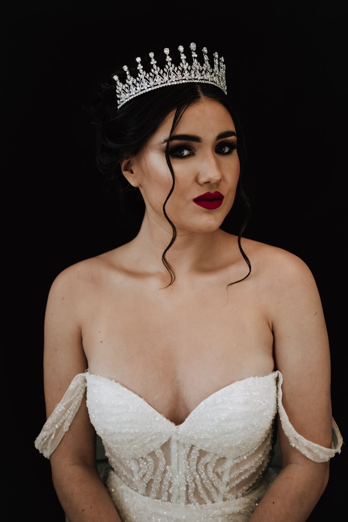 Chic Bridals Bridal Tiara HP-019 La Maison Bridal Boutique Ottawa Ontario