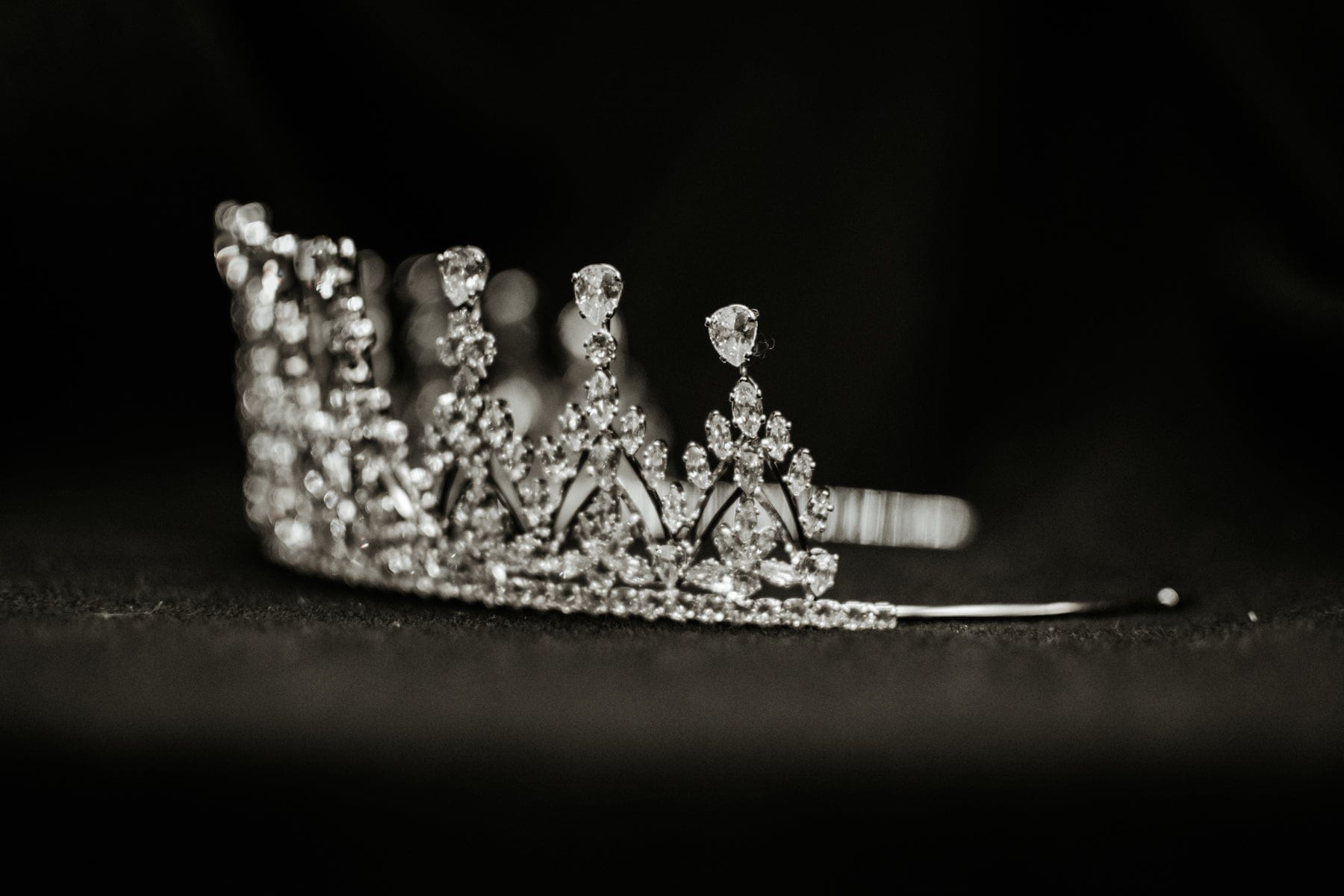 Chic Bridals Bridal Tiara HP-019 La Maison Bridal Boutique Ottawa Ontario