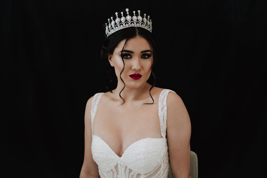 Chic Bridals Bridal Tiara HP-032 La Maison Bridal Boutique Ottawa Ontario