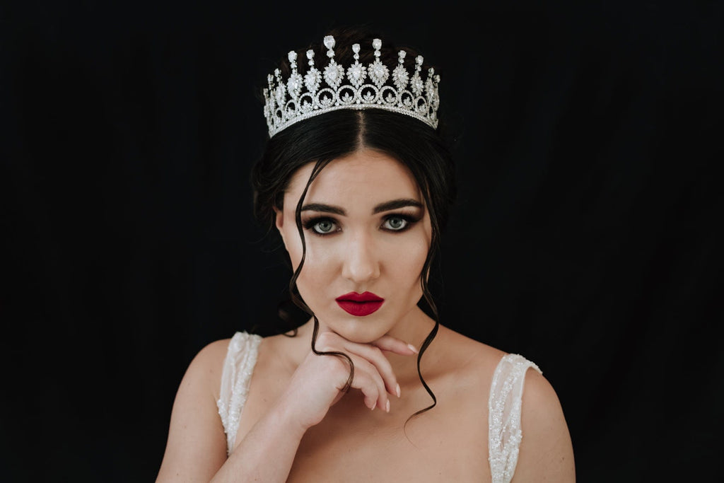 Chic Bridals Bridal Tiara HP-032 La Maison Bridal Boutique Ottawa Ontario