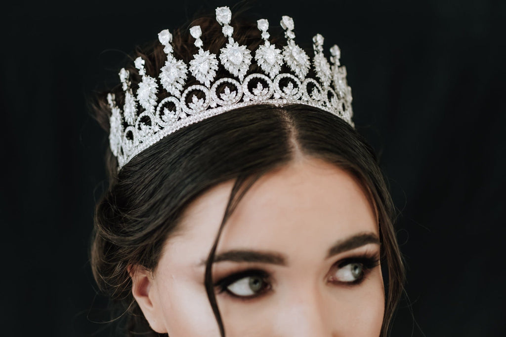 Chic Bridals Bridal Tiara HP-032 La Maison Bridal Boutique Ottawa Ontario