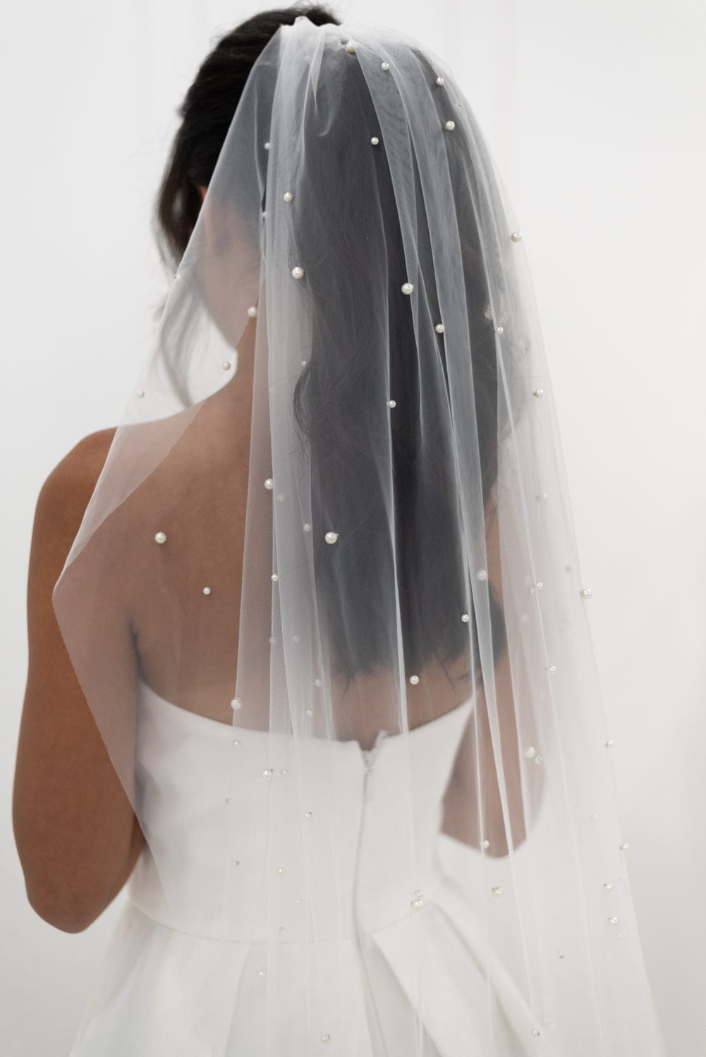 Chic Bridals Bridal Veils Pearl Veil scattered La Maison Bridal Boutique Ottawa Ontario
