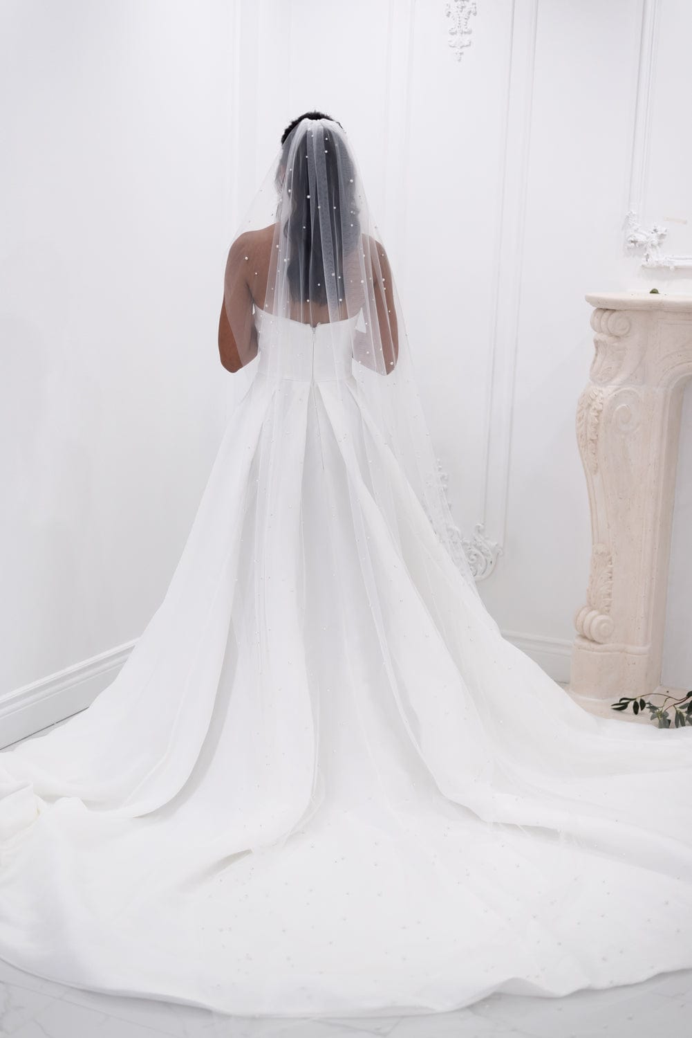 Chic Bridals Bridal Veils Pearl Veil scattered La Maison Bridal Boutique Ottawa Ontario