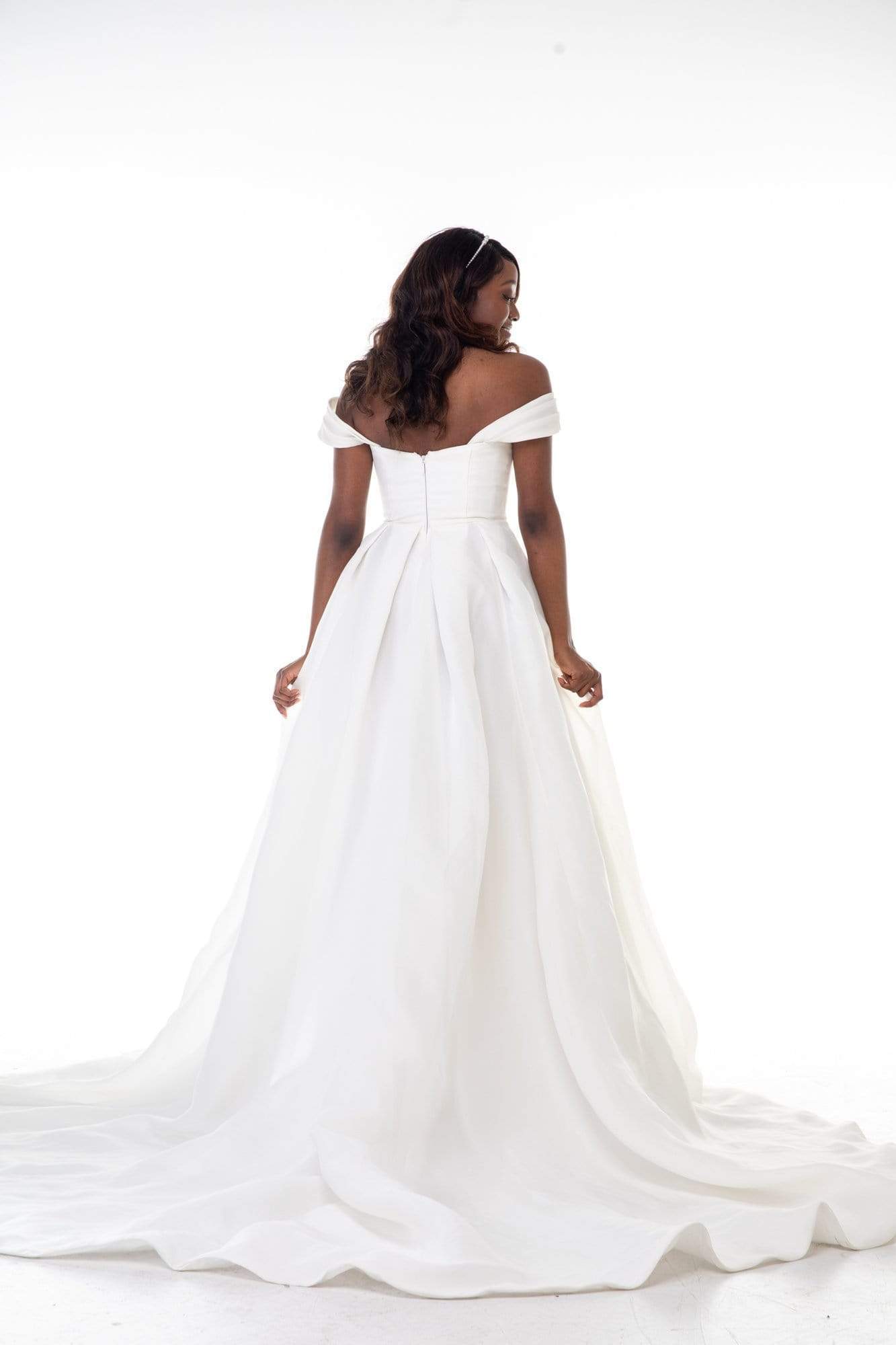 Chic Bridals Wedding Dresses Chrissy La Maison Bridal Boutique Ottawa Ontario