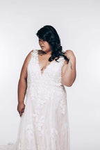 Chic Bridals Wedding Dresses Cristal La Maison Bridal Boutique Ottawa Ontario