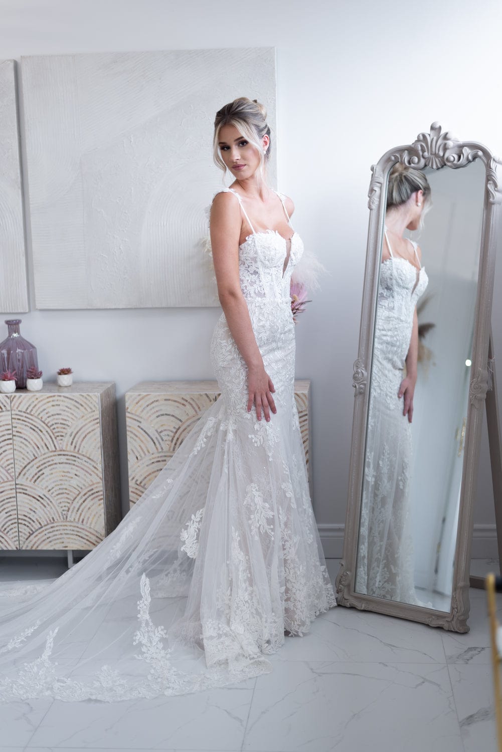 Chic Bridals Wedding Dresses Diane La Maison Bridal Boutique Ottawa Ontario