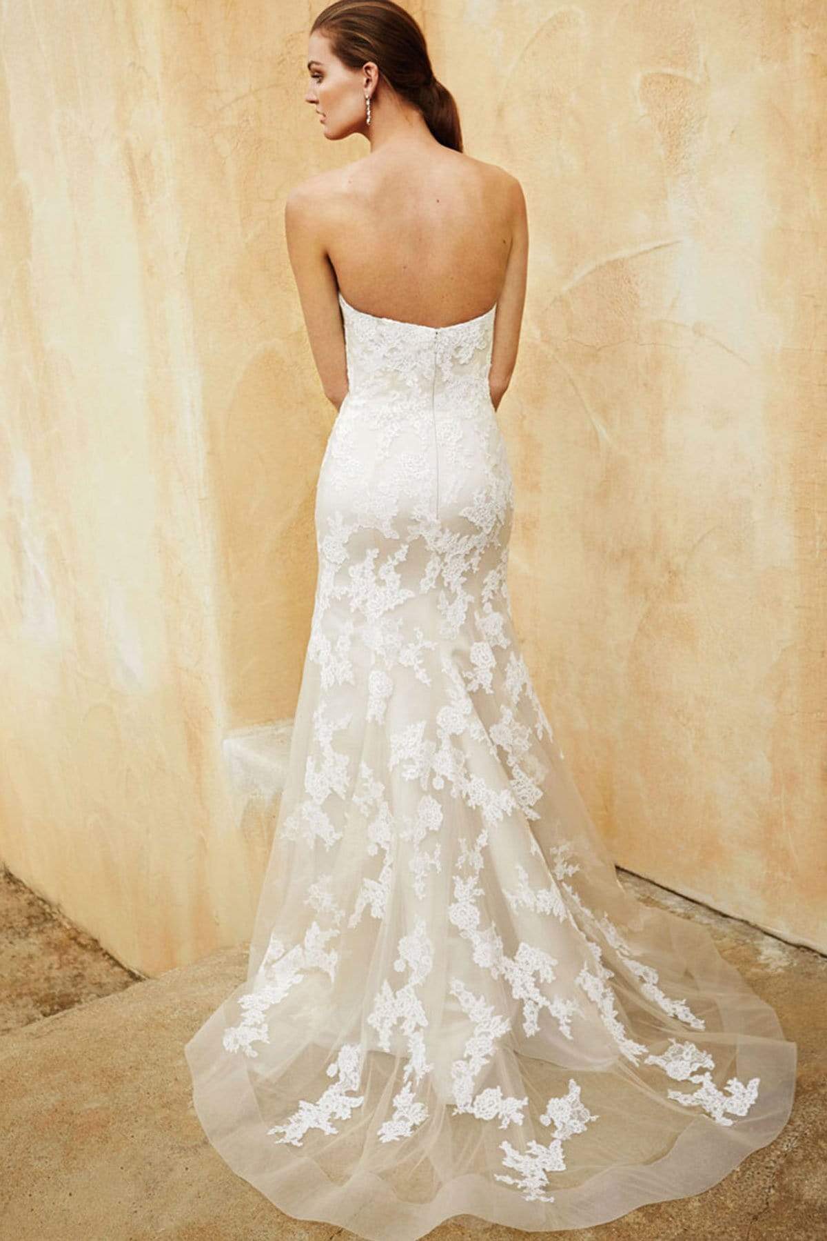 Enzoani Wedding Dress BT-16-31 La Maison Bridal Boutique Ottawa Ontario