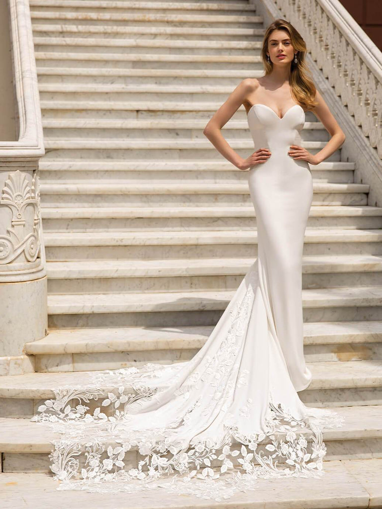 Enzoani Wedding Dress Ronda Ronda Wedding Dress Designed By Enzoani Coming soon exclusively to  La Maison Bridal Boutique| Ottawa, ON La Maison Bridal Boutique Ottawa Ontario